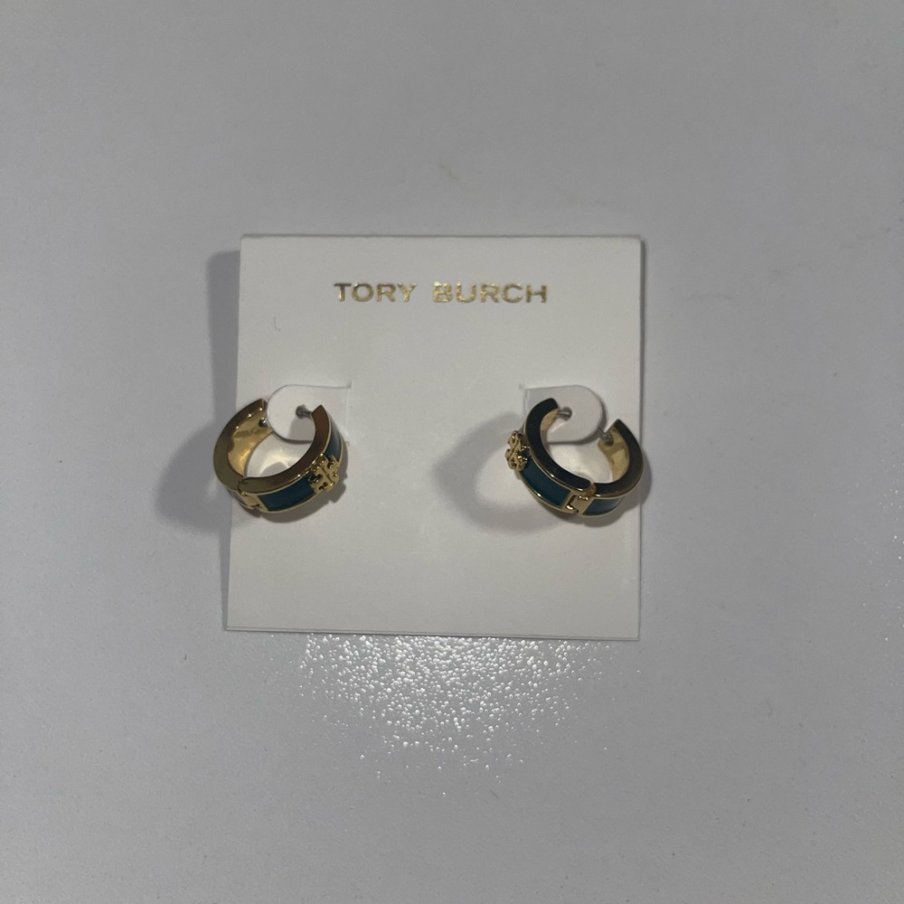 New Tory Burch KIRA ENAMEL HUGGIE EARRING deep teal and gold, almost look black